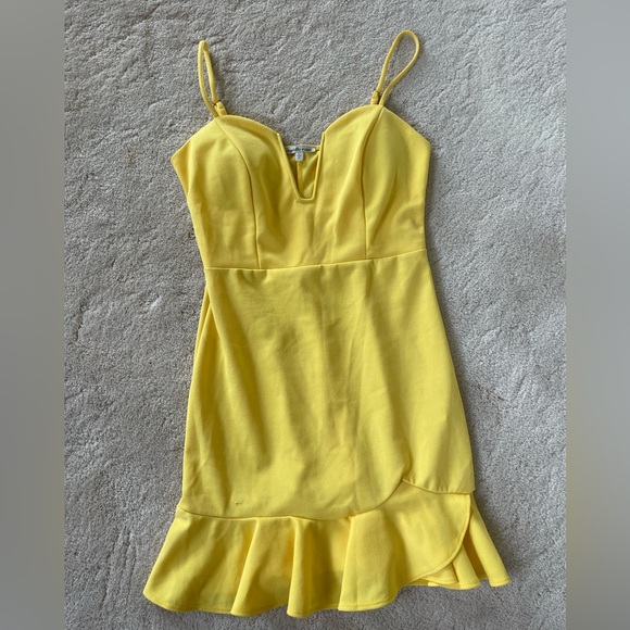 Charlotte Russe Yellow Dress - Picture 1 of 2